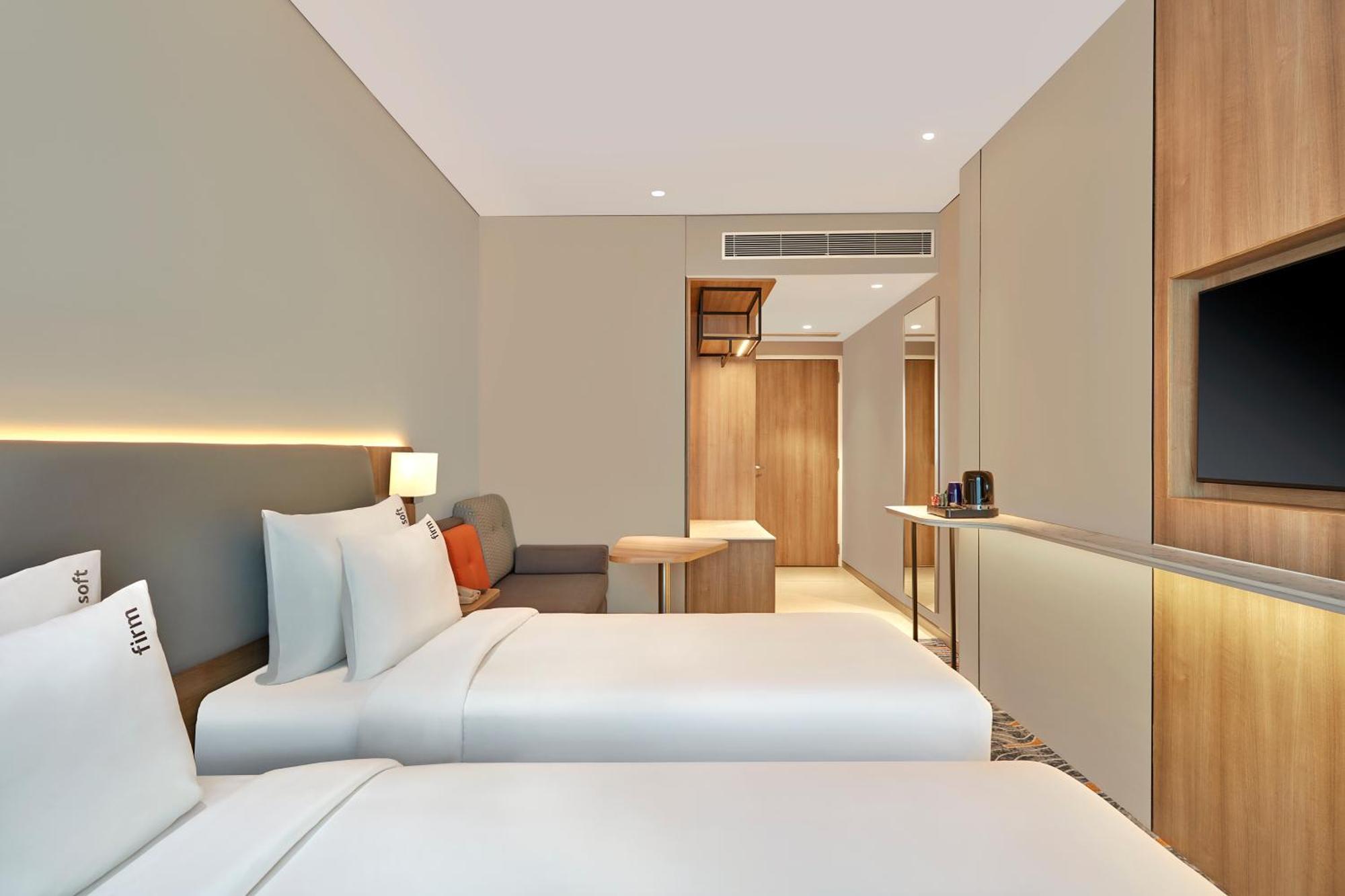 Holiday Inn Express Bengaluru Bommasandra By Ihg Kammasandra Esterno foto
