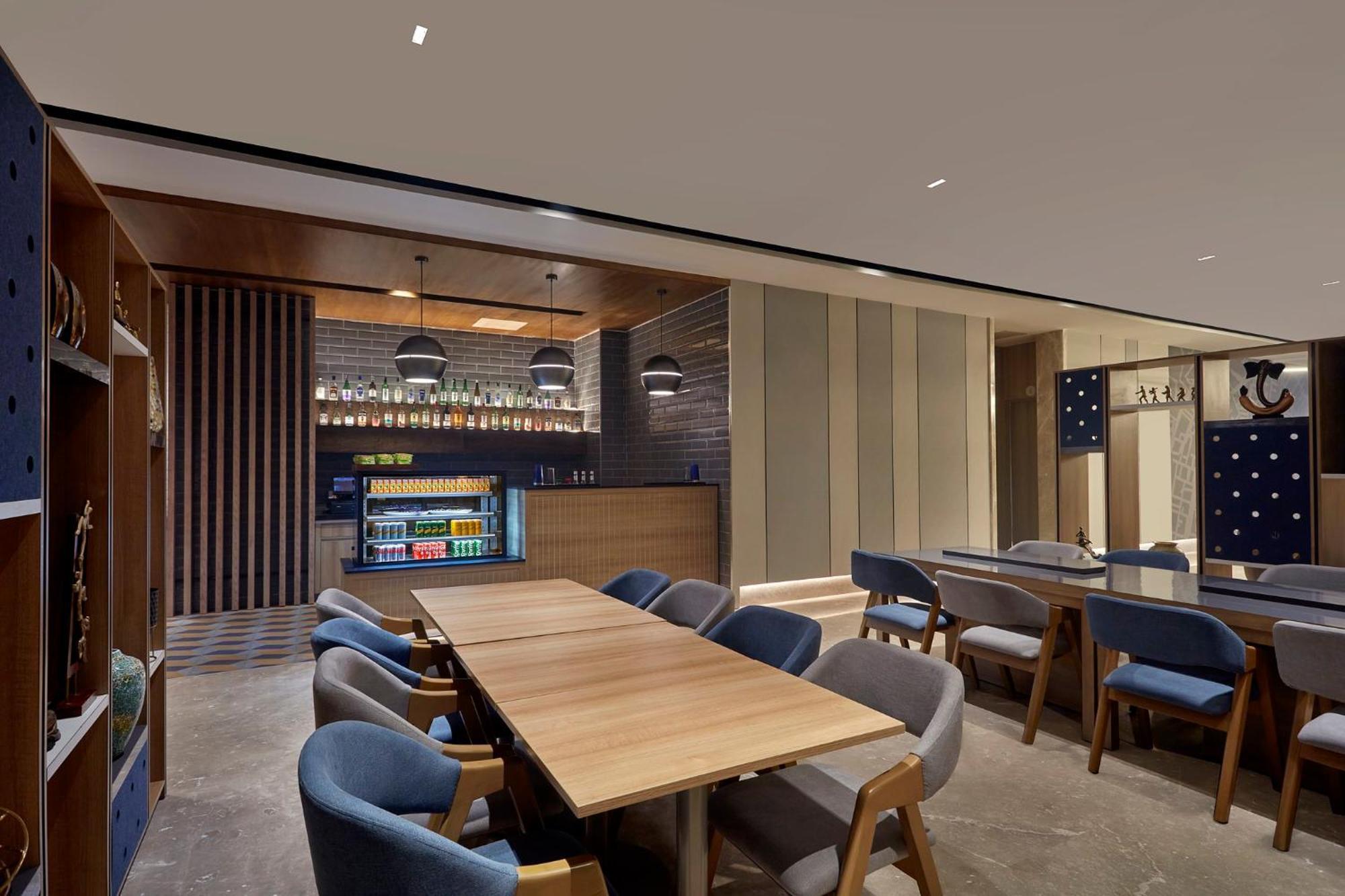 Holiday Inn Express Bengaluru Bommasandra By Ihg Kammasandra Esterno foto