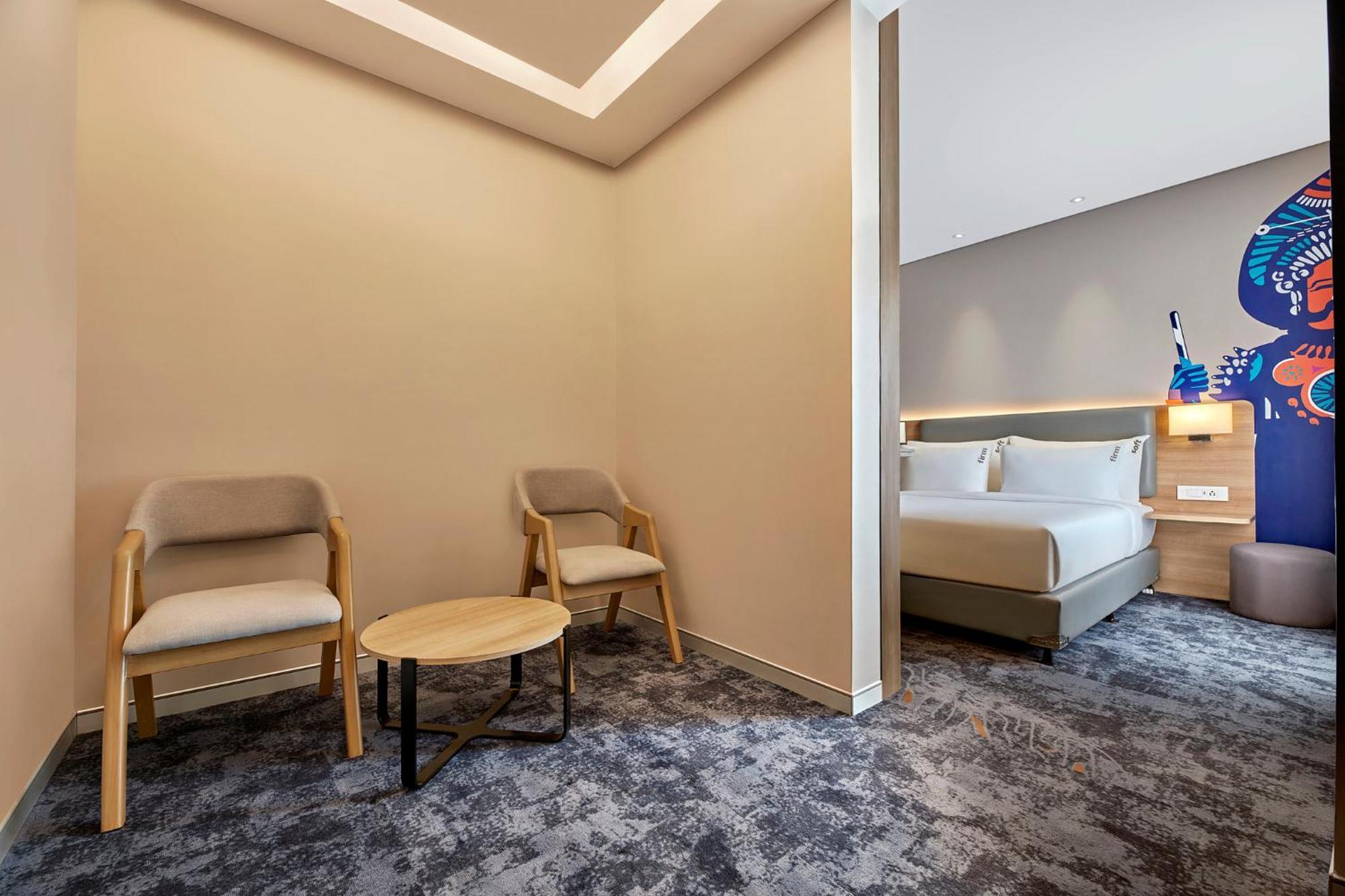 Holiday Inn Express Bengaluru Bommasandra By Ihg Kammasandra Esterno foto